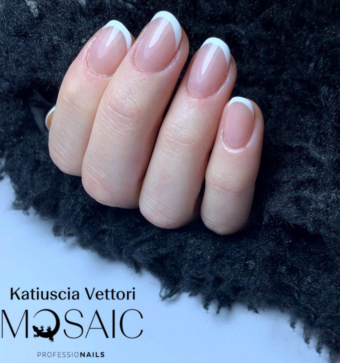 French Unghie Che Cosa E Come Farle E Tutte Le Tendenze 2020